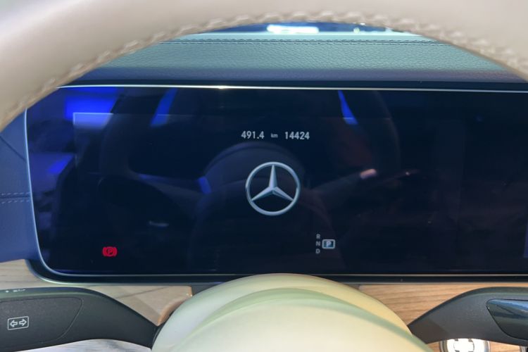 Used Mercedes-Benz E-Class 2023 E 260 Coupe Odometer Close Up