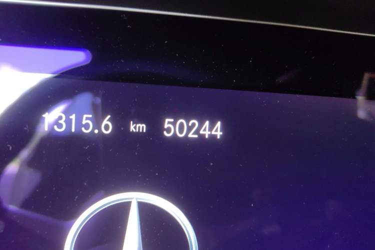 Used Mercedes-Benz E-Class 2023 E 300 Coupe Odometer Close Up