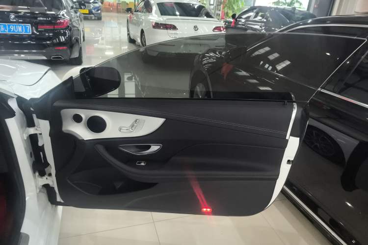 Used Mercedes-Benz E-Class 2023 E 260 Coupe Right Front Door Interior