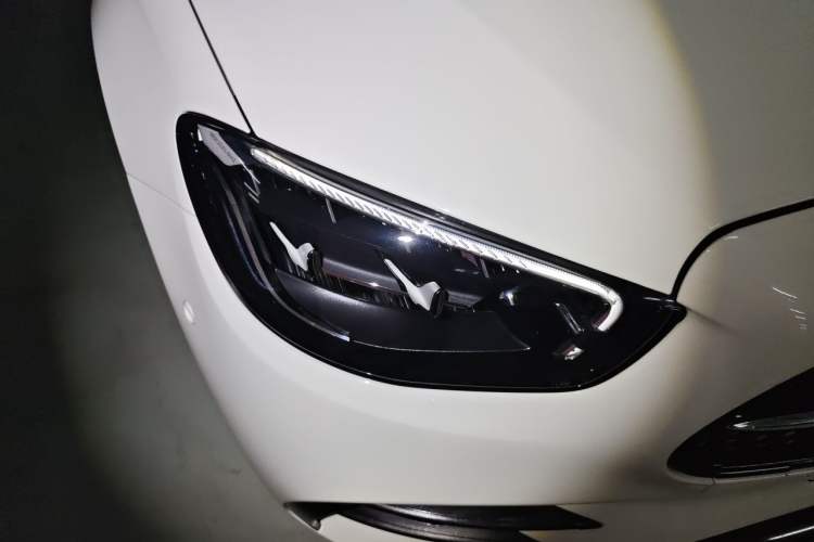 Used Mercedes-Benz E-Class 2023 Restyled E 260 Fashion Sport Edition Right Front Headlight