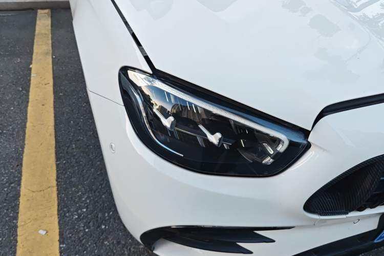 Used Mercedes-Benz E-Class 2023 E 260 Stylish Sports Edition Right Front Headlight