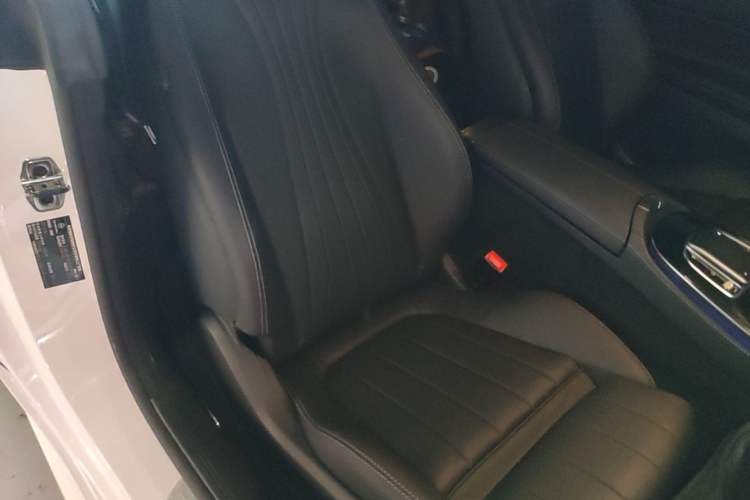 Used Mercedes-Benz E-Class 2023 E 260 Coupe Right Front Seat
