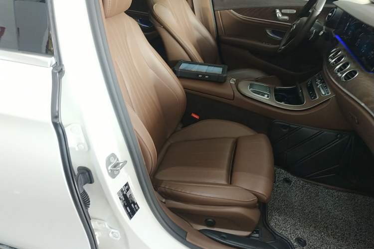 Used Mercedes-Benz E-Class 2023 E 260 L Right Front Seat