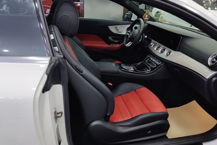 Used Mercedes-Benz E-Class 2023 E 260 Coupe Right Front Seat