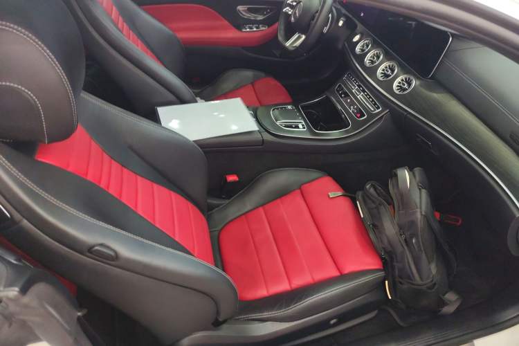 Used Mercedes-Benz E-Class 2023 E 260 4MATIC Coupe Right Front Seat
