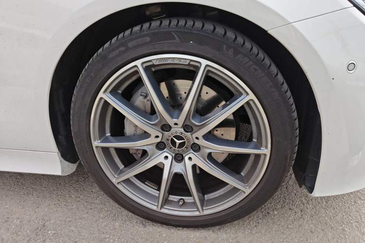 Used Mercedes-Benz E-Class 2023 E 260 Coupe Right Front Wheel Hub