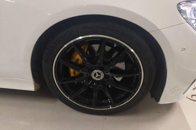 Used Mercedes-Benz E-Class 2023 E 260 Coupe Right Front Wheel Hub