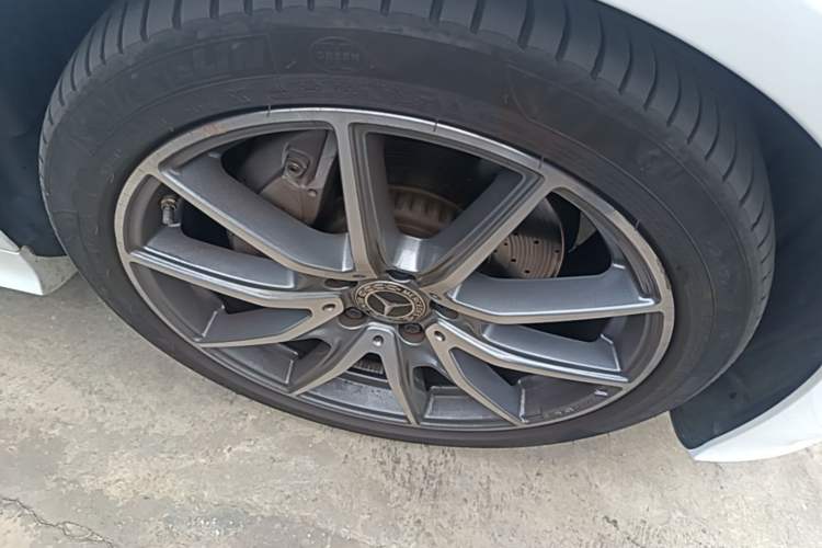 Used Mercedes-Benz E-Class 2023 E 260 Coupe Right Front Wheel Hub