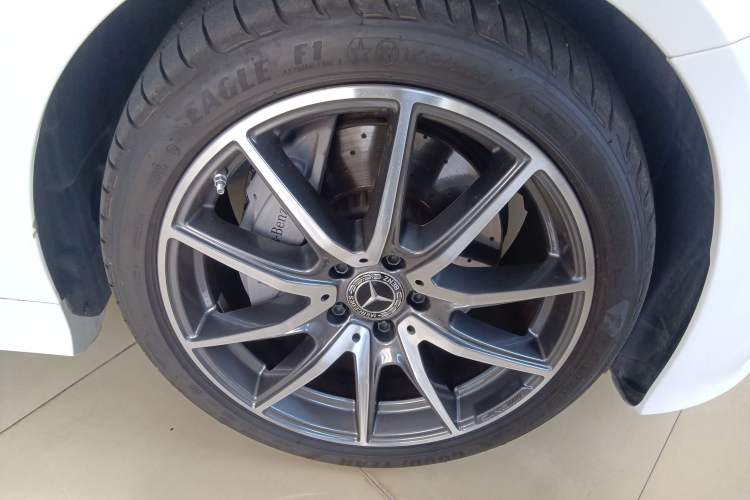 Used Mercedes-Benz E-Class 2023-Year Restyled E 260 Coupe Right Front Wheel Hub