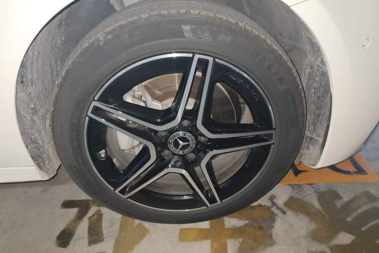 Used Mercedes-Benz E-Class 2023 Restyled E 260 Fashion Sport Edition Right Front Wheel Hub