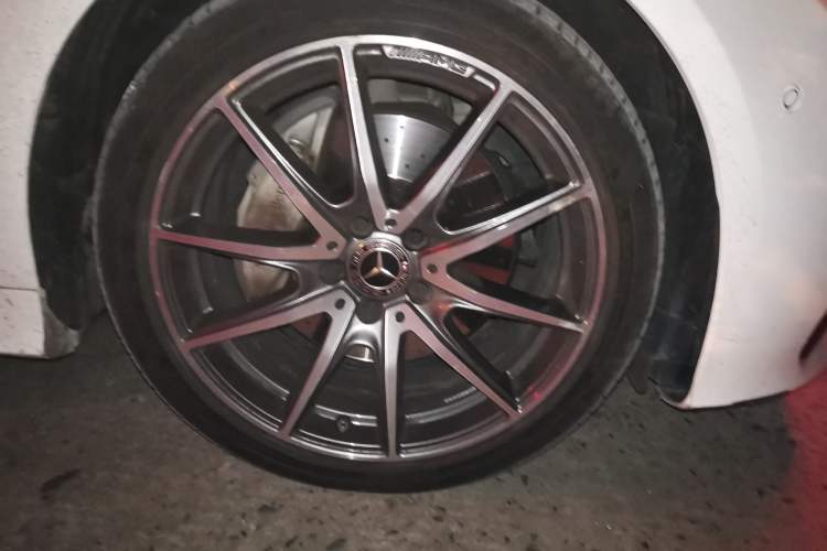 Used Mercedes-Benz E-Class 2023-Year Restyled E 260 Coupe Right Front Wheel Hub