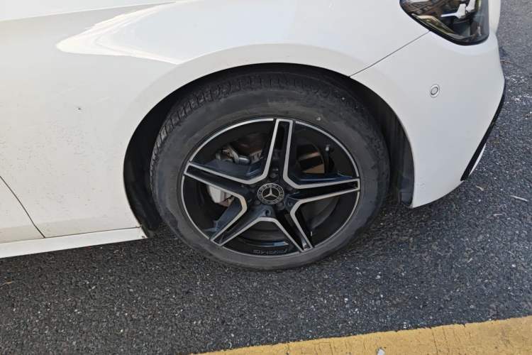 Used Mercedes-Benz E-Class 2023 E 260 Stylish Sports Edition Right Front Wheel Hub
