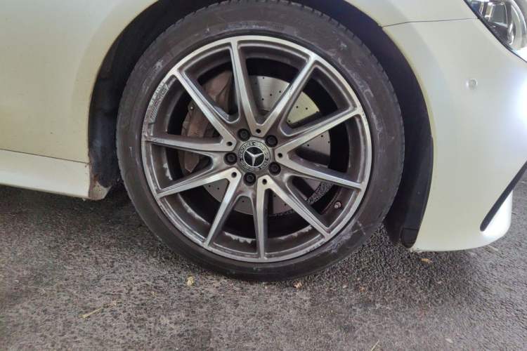 Used Mercedes-Benz E-Class 2023 E 300 Coupe Right Front Wheel Hub