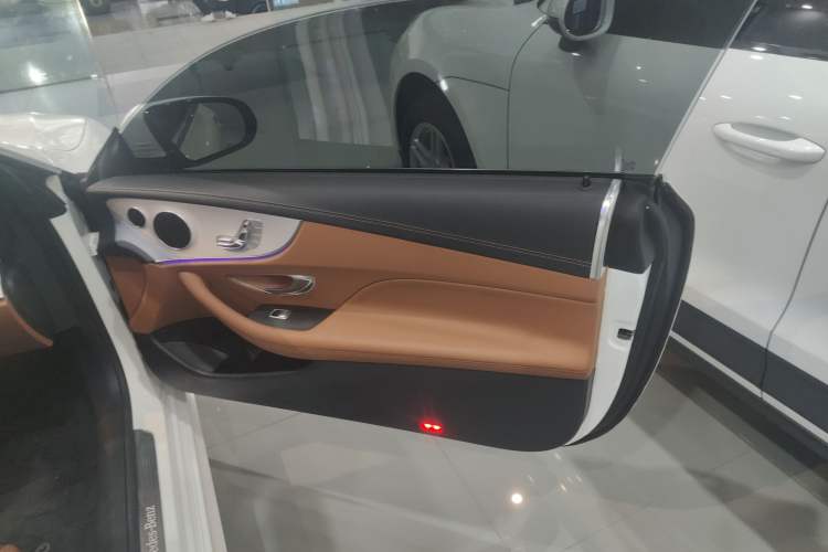 Used Mercedes-Benz E-Class 2023 E 260 Coupe Right Rear Door Interior