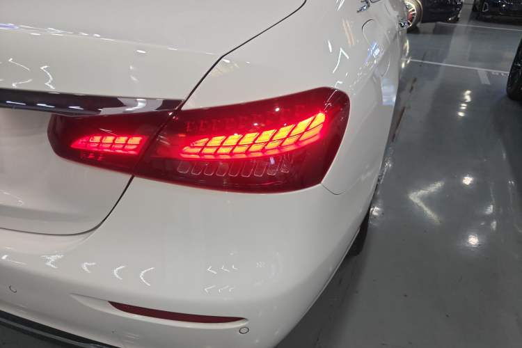 Used Mercedes-Benz E-Class 2023 E 260 L Right Rear Taillight