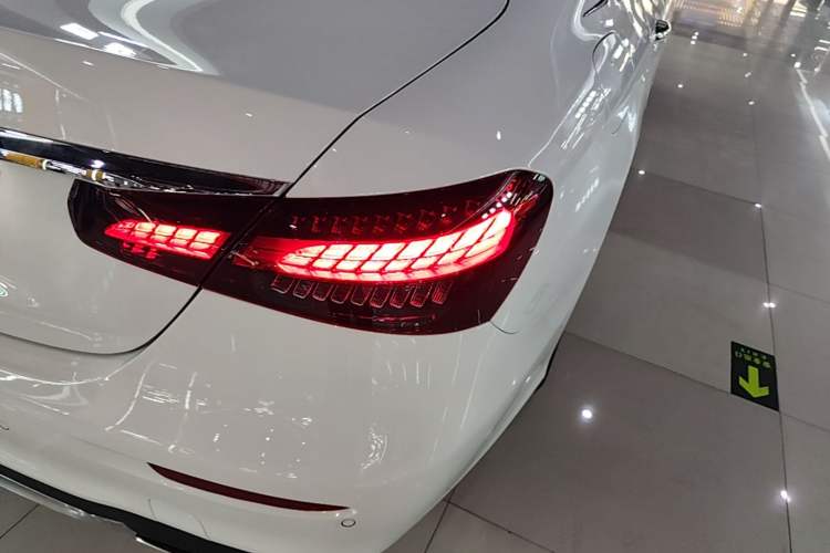 Used Mercedes-Benz E-Class 2023 Restyled E 300 L Sporty and Stylish Edition Right Rear Taillight