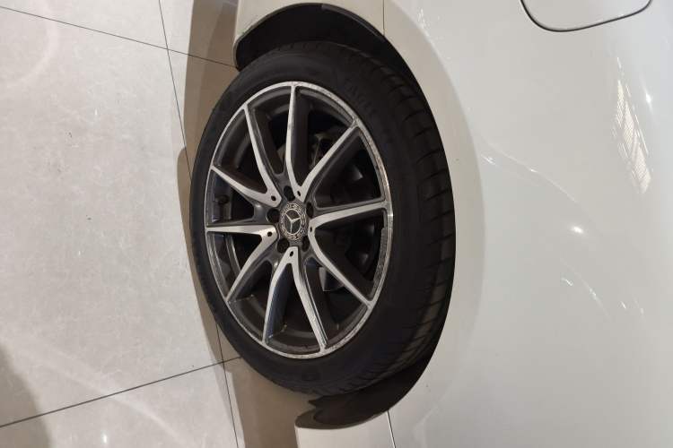 Used Mercedes-Benz E-Class 2023-Year Restyled E 260 Coupe Right Rear Wheel Hub