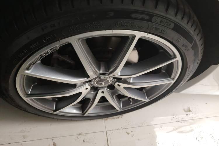 Used Mercedes-Benz E-Class 2023-Year Restyled E 260 Coupe Right Rear Wheel Hub