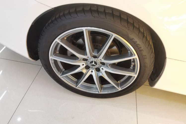 Used Mercedes-Benz E-Class 2023 E 260 Coupe Right Rear Wheel Hub