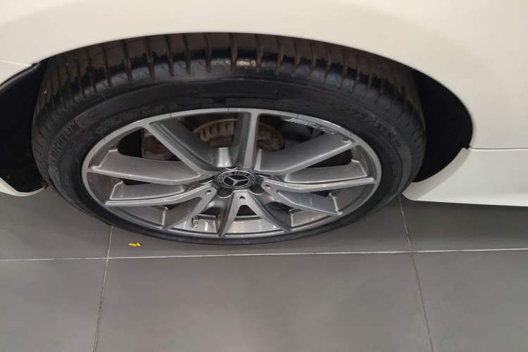 Used Mercedes-Benz E-Class 2023 E 260 4MATIC Coupe Right Rear Wheel Hub