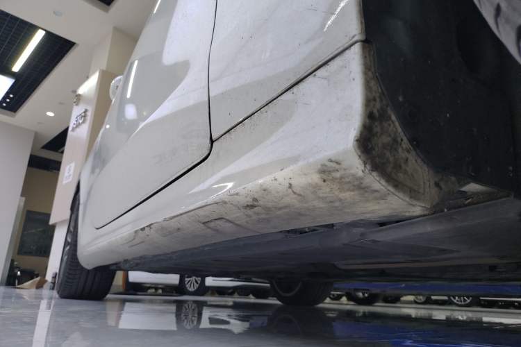 Used Mercedes-Benz E-Class 2023 E 300 Coupe Right Side Sill