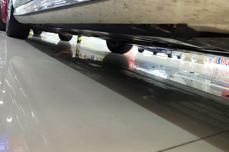 Used Mercedes-Benz E-Class 2023 E 300 L Sport Luxury Edition Right Side Sill