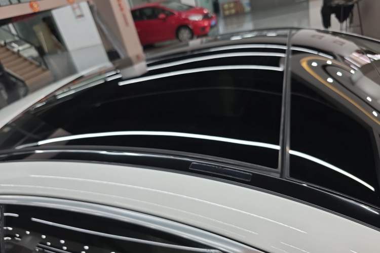 Used Mercedes-Benz E-Class 2023-Year Restyled E 260 Coupe Roof