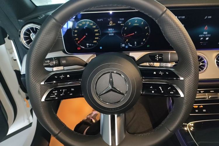 Used Mercedes-Benz E-Class 2023 E 260 Coupe Steering Wheel
