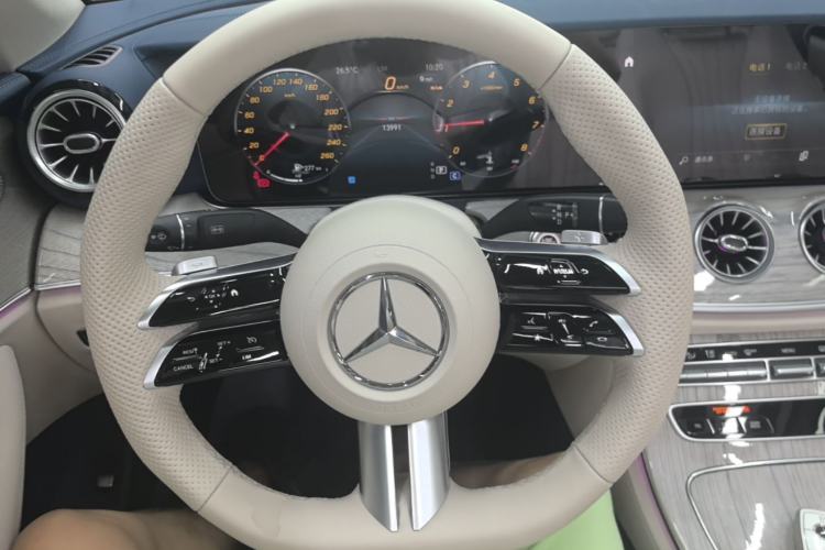 Used Mercedes-Benz E-Class 2023 Restyled E 260 Convertible Coupe Steering Wheel