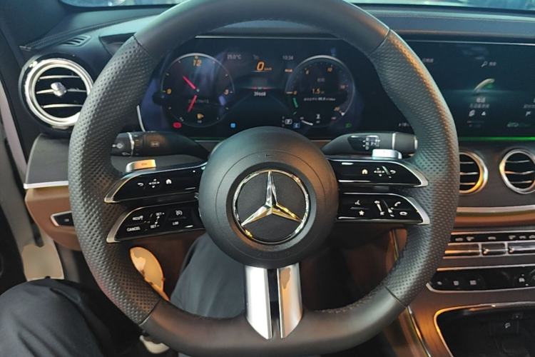 Used Mercedes-Benz E-Class 2023 Restyled E 300 L Sporty and Stylish Edition Steering Wheel