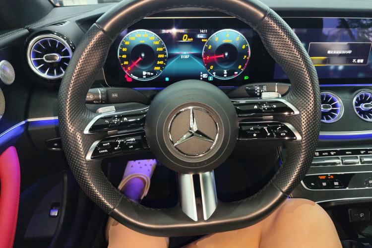 Used Mercedes-Benz E-Class 2023 E 260 4MATIC Coupe Steering Wheel