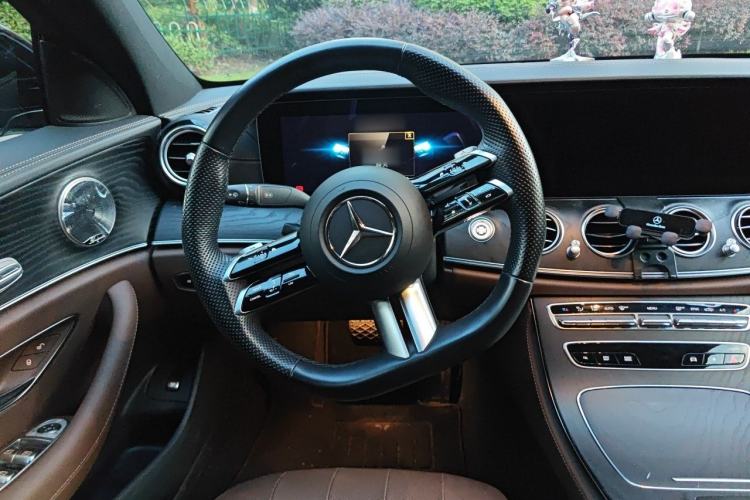 Used Mercedes-Benz E-Class 2023 E 260 Stylish Sports Edition Steering Wheel