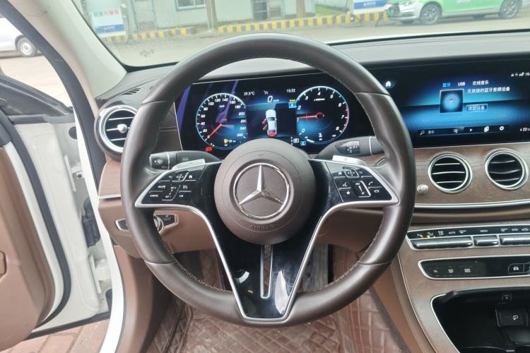 Used Mercedes-Benz E-Class 2023 E 300 L Luxury Model Steering Wheel