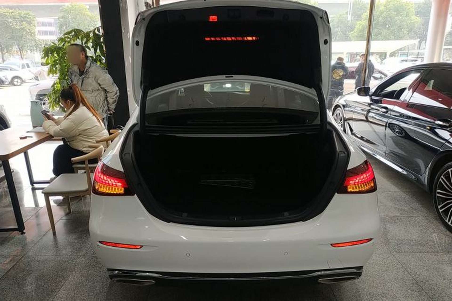 Used Mercedes-Benz E-Class 2023 E 260 L Trunk