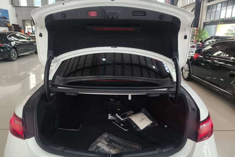 Used Mercedes-Benz E-Class 2023 E 260 Coupe Trunk