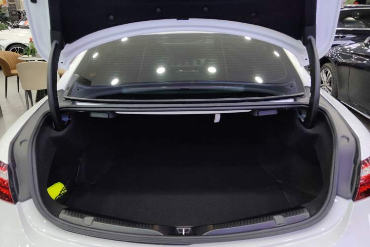 Used Mercedes-Benz E-Class 2023 E 260 Coupe Trunk