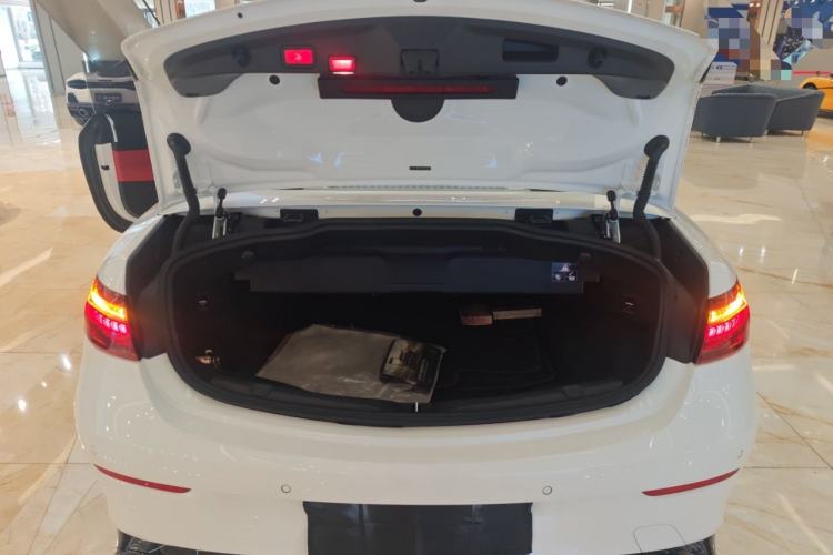 Used Mercedes-Benz E-Class 2023 E 260 Convertible Coupe Trunk