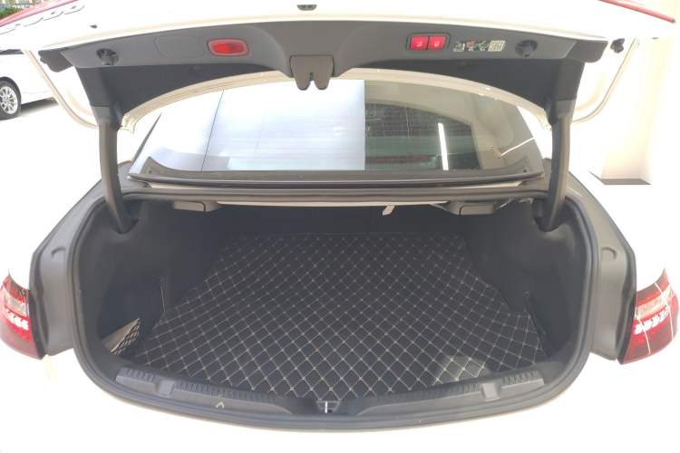 Used Mercedes-Benz E-Class 2023 E 300 Coupe Trunk