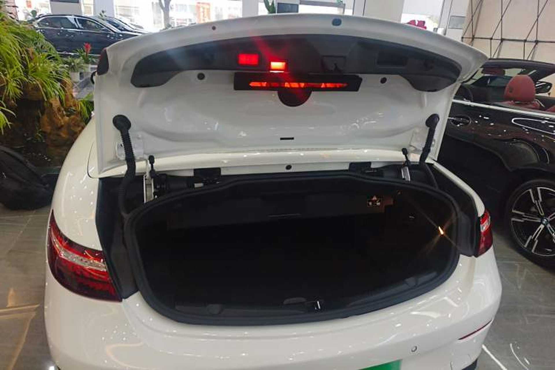 Used Mercedes-Benz E-Class 2023 E 260 Convertible Coupe Trunk