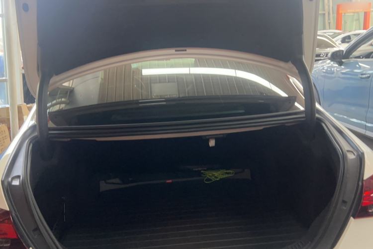 Used Mercedes-Benz E-Class 2023 E 260 Stylish Sports Edition Trunk