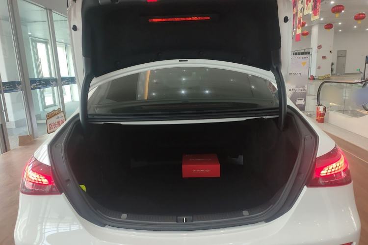 Used Mercedes-Benz E-Class 2023 Updated E 300 L Luxury Edition Trunk