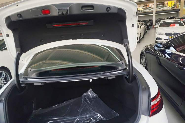 Used Mercedes-Benz E-Class 2023 E 260 Coupe Trunk