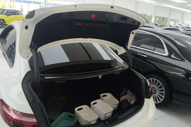 Used Mercedes-Benz E-Class 2023 E 260 Coupe Trunk