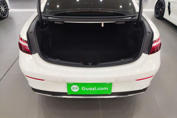 Used Mercedes-Benz E-Class 2023 E 260 4MATIC Coupe Trunk