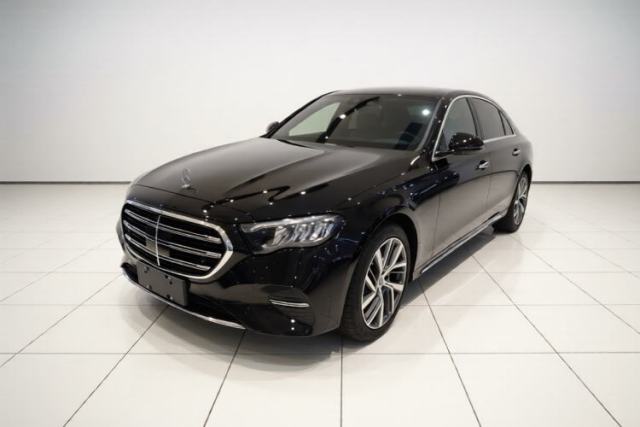 Mercedes-Benz E-Class 2024 E 300 L Stylish Model d’occasion