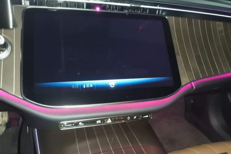 Used Mercedes-Benz E-Class 2024 Refresh E 300 L Stylish Edition Audio And AC Panel