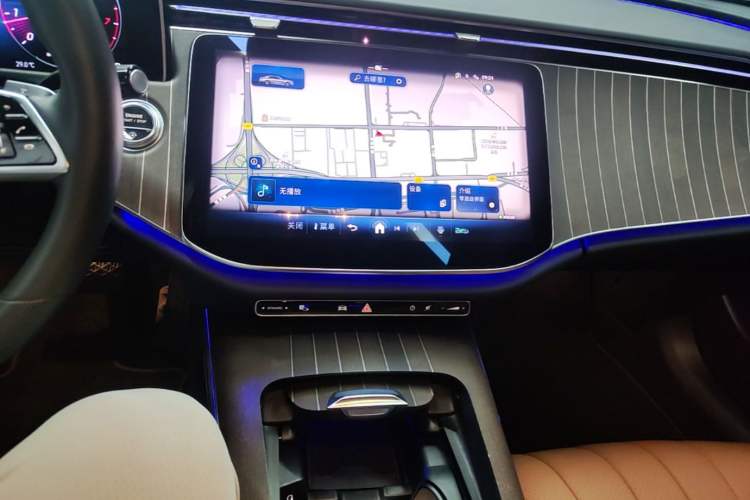 Used Mercedes-Benz E-Class 2024 Refresh E 300 L Stylish Edition Audio And AC Panel