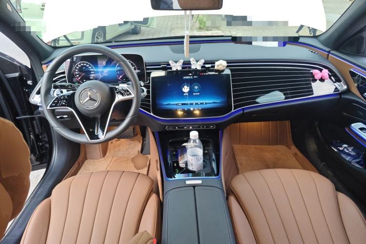 Used Mercedes-Benz E-Class 2024 E 260 L Center Console