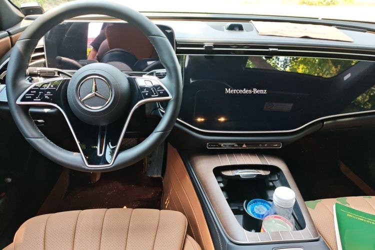 Used Mercedes-Benz E-Class 2024 Facelift E 300 L Luxury Edition Center Console