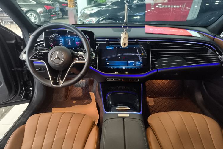 Used Mercedes-Benz E-Class 2024 E 260 L Center Console
